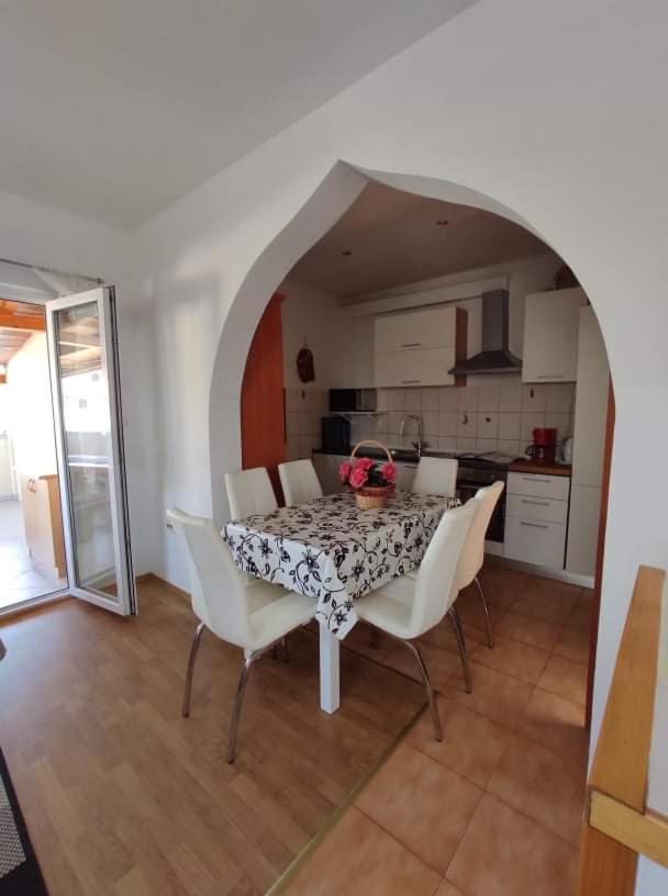 Apartmani Amans Pula Exterior photo