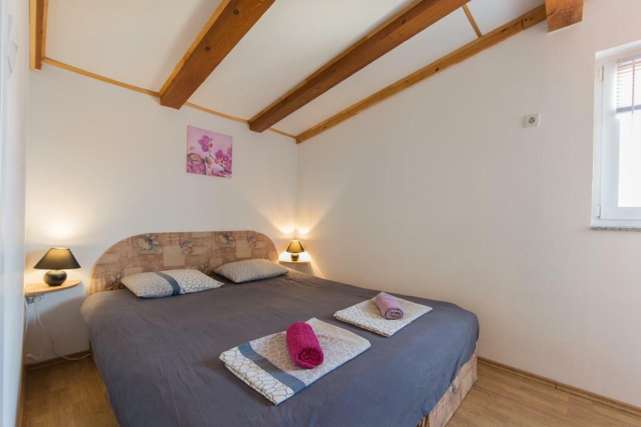 Apartmani Amans Pula Exterior photo